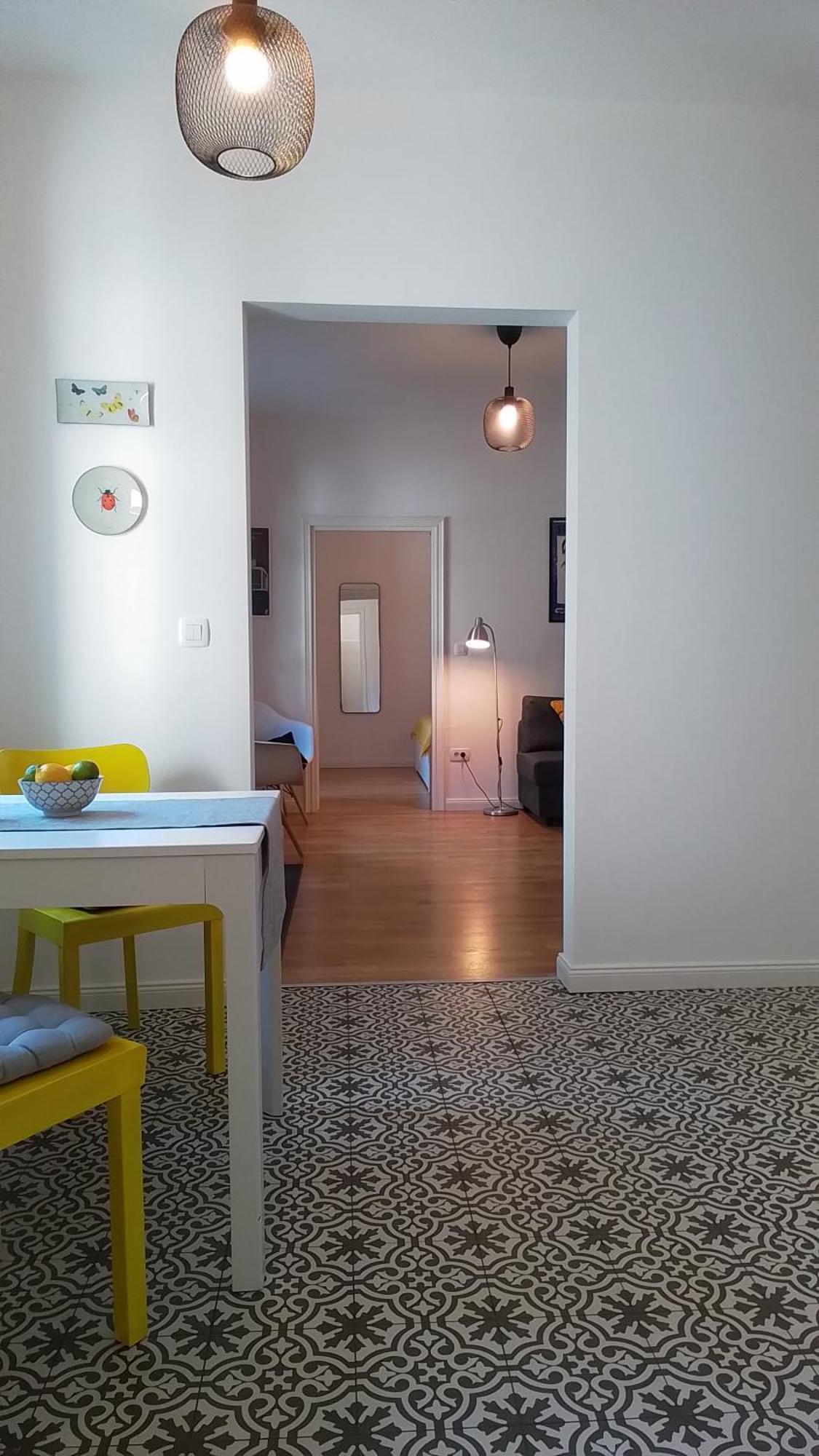 Sunny Apartment *